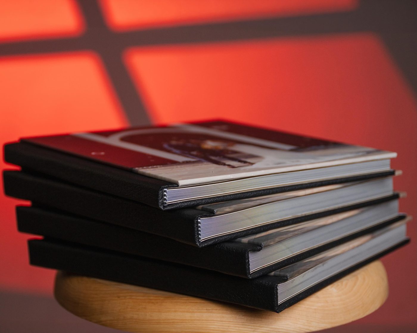 Photobooks apilados